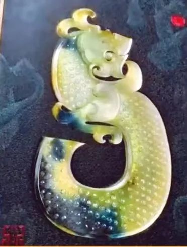 DƬ